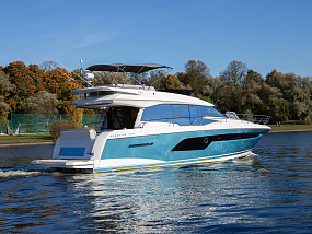 Моторная яхта Prestige 520